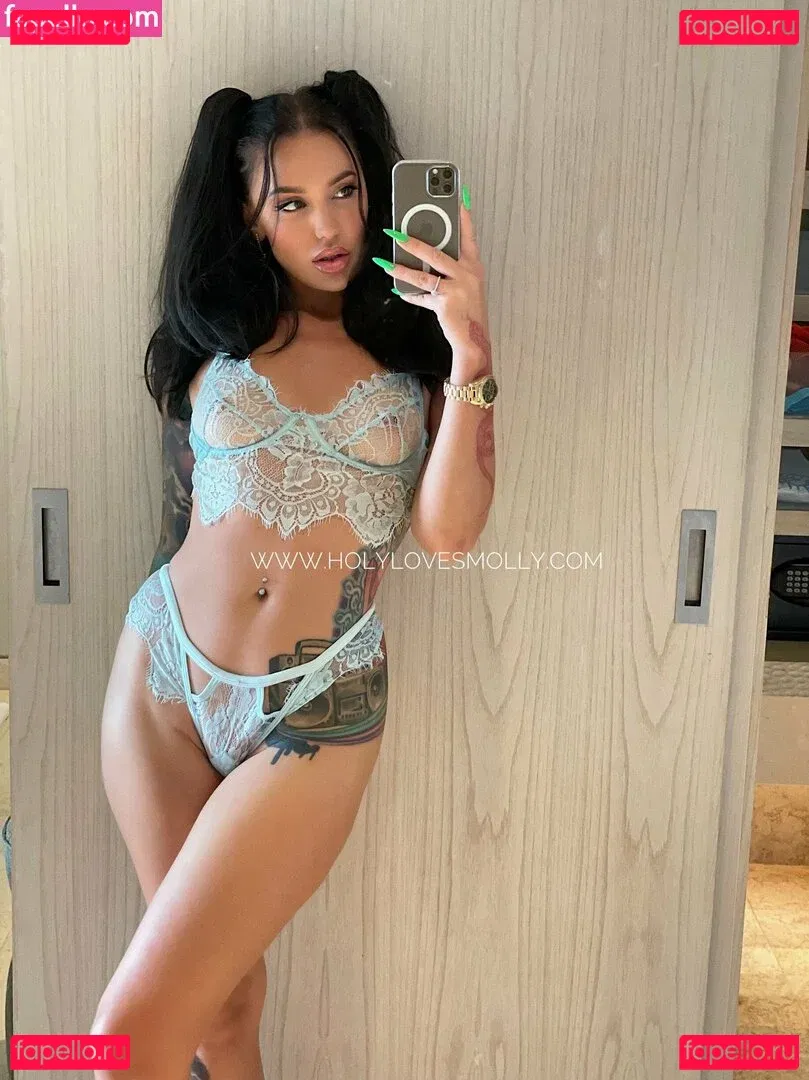 holylovesmolly / xmollyelise Onlyfans Photo Gallery 