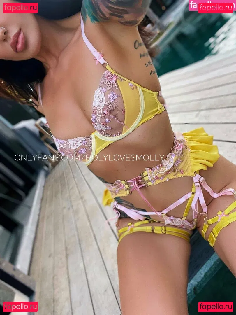 holylovesmolly / xmollyelise Onlyfans Photo Gallery 