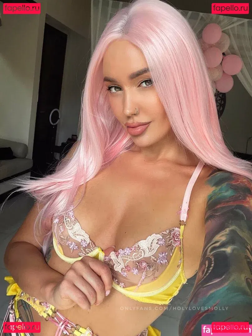 holylovesmolly / xmollyelise Onlyfans Photo Gallery 