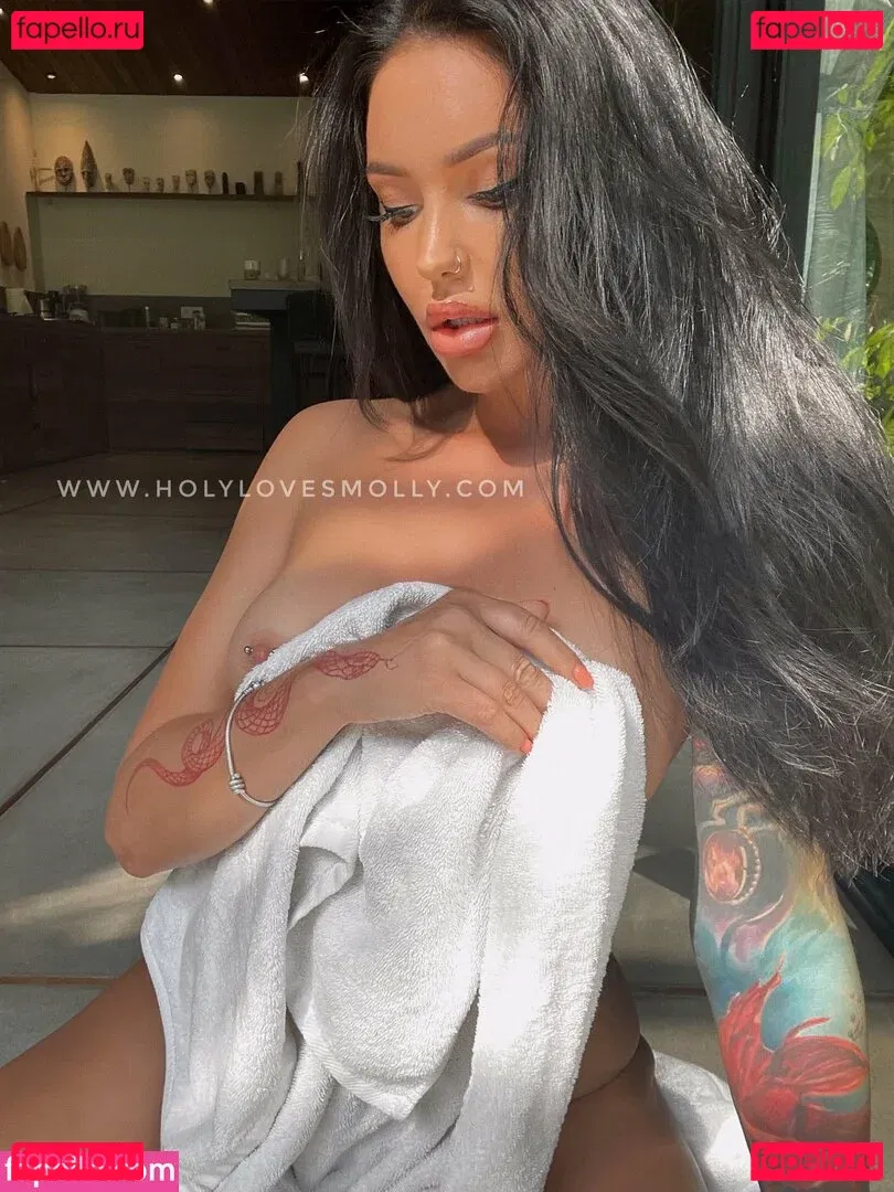 holylovesmolly / xmollyelise Onlyfans Photo Gallery 
