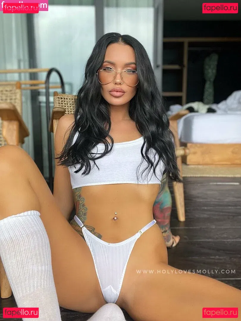 holylovesmolly / xmollyelise Onlyfans Photo Gallery 