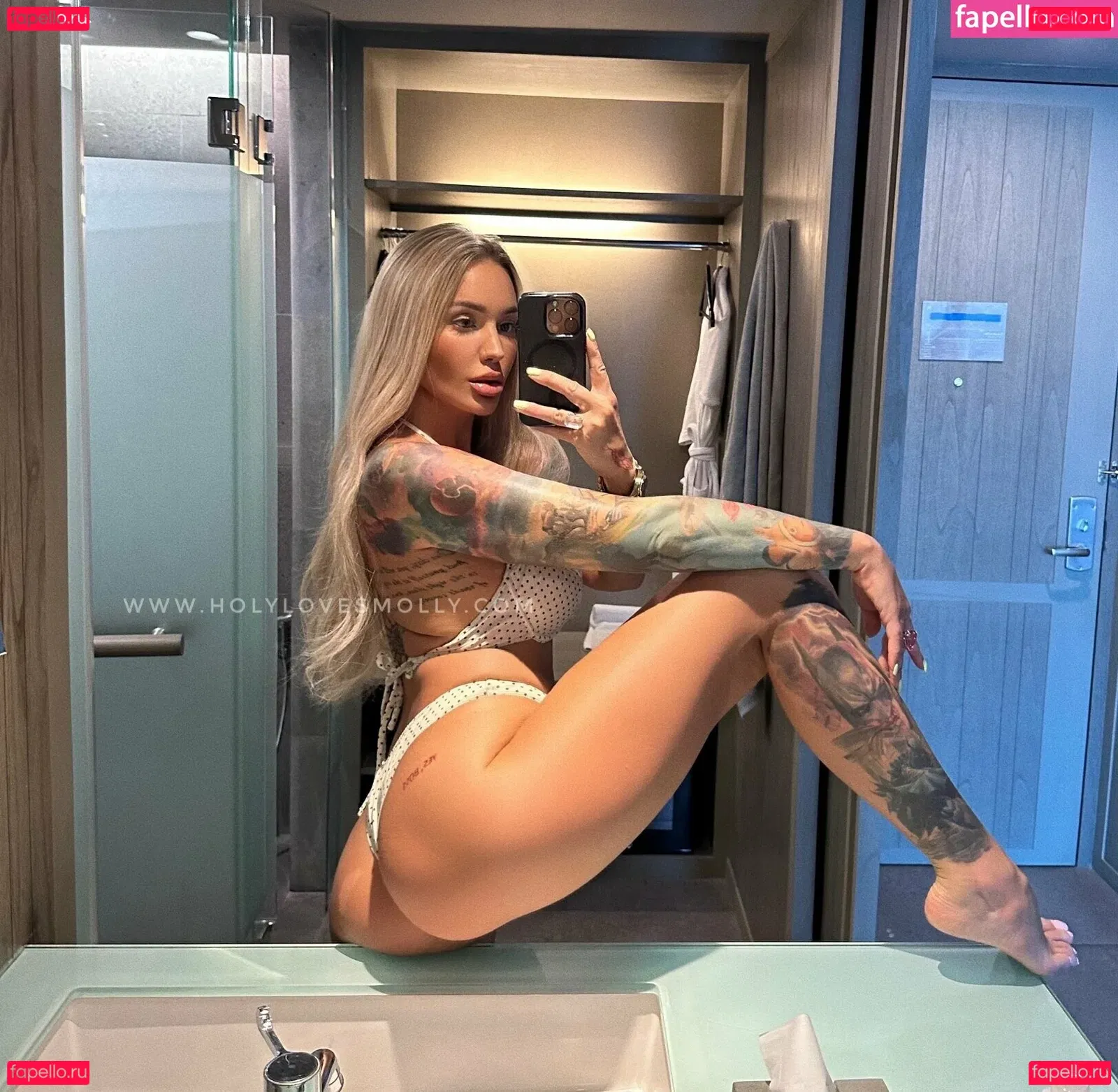 holylovesmolly / xmollyelise Onlyfans Photo Gallery 