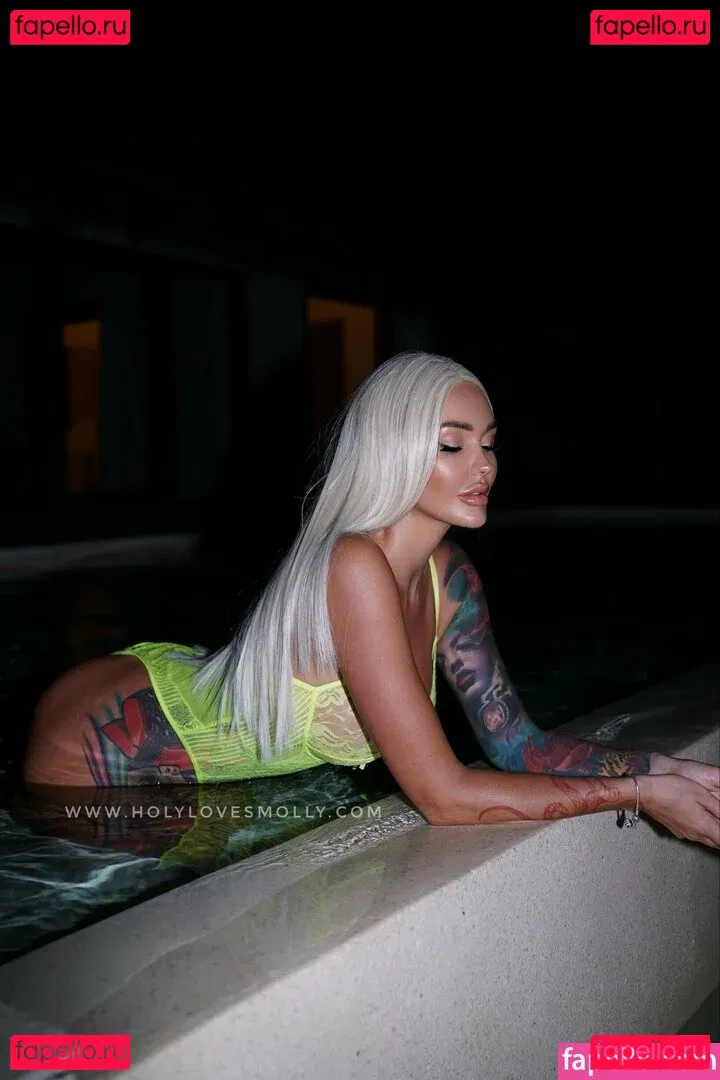 holylovesmolly / xmollyelise Onlyfans Photo Gallery 