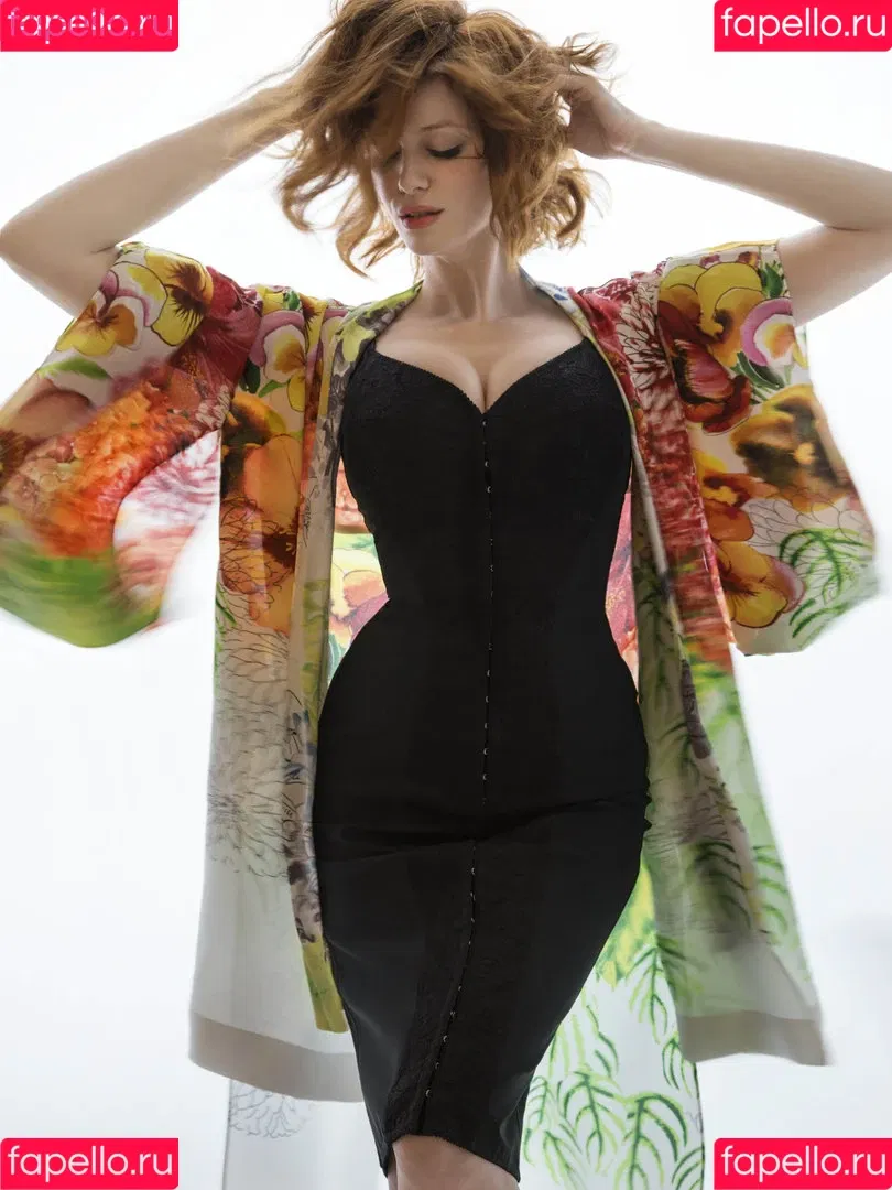 Christina Hendricks / actuallychristinahendricks Onlyfans Photo Gallery 