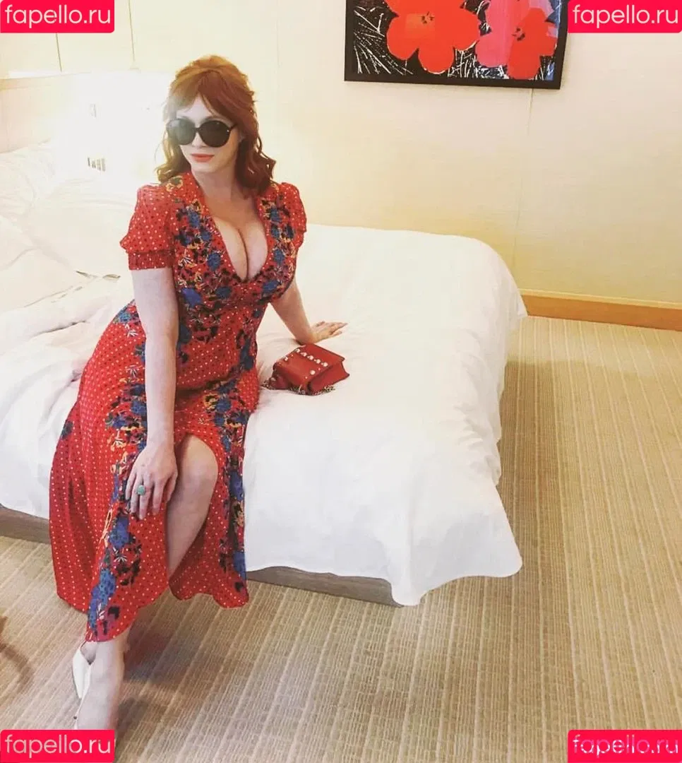 Christina Hendricks / actuallychristinahendricks Onlyfans Photo Gallery 