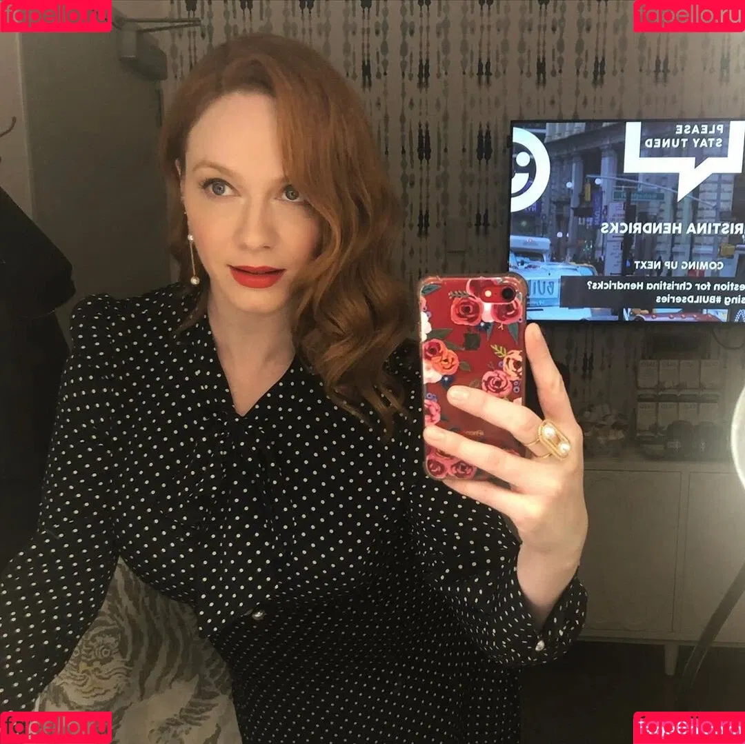 Christina Hendricks / actuallychristinahendricks Onlyfans Photo Gallery 