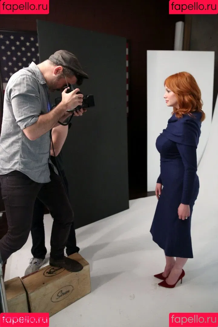 Christina Hendricks / actuallychristinahendricks Onlyfans Photo Gallery 