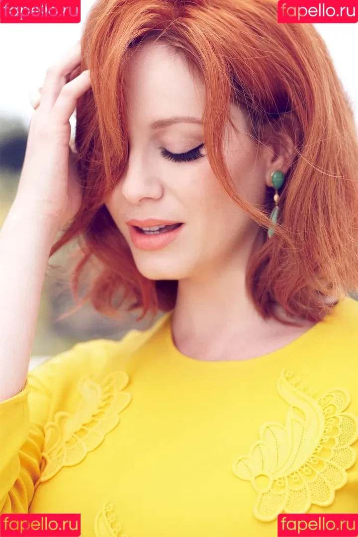 Christina Hendricks / actuallychristinahendricks Onlyfans Photo Gallery 