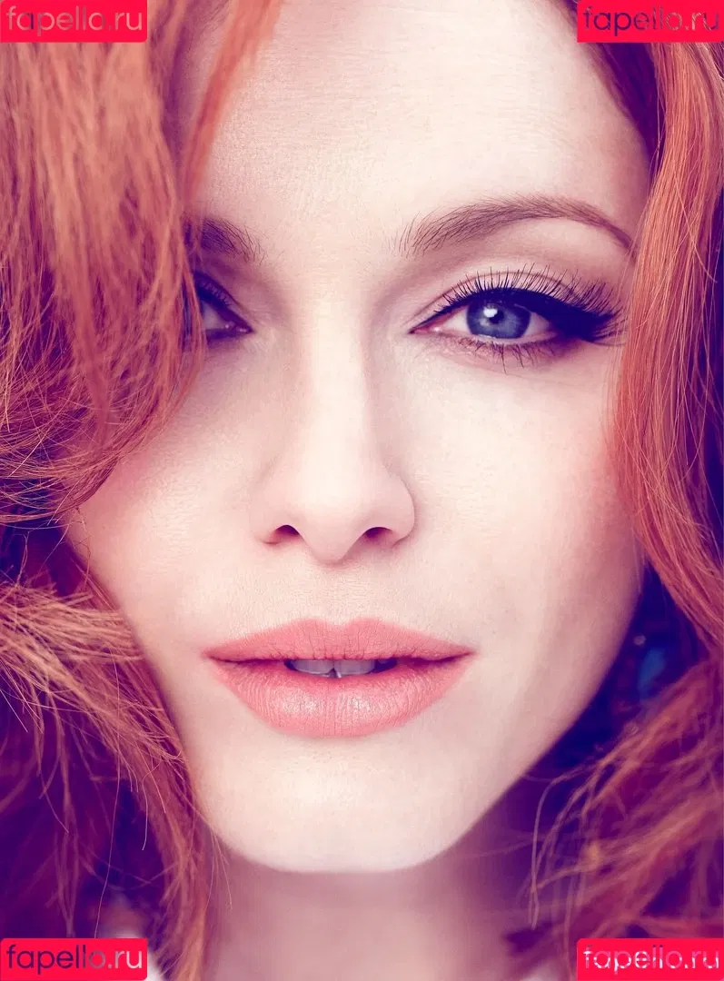 Christina Hendricks / actuallychristinahendricks Onlyfans Photo Gallery 