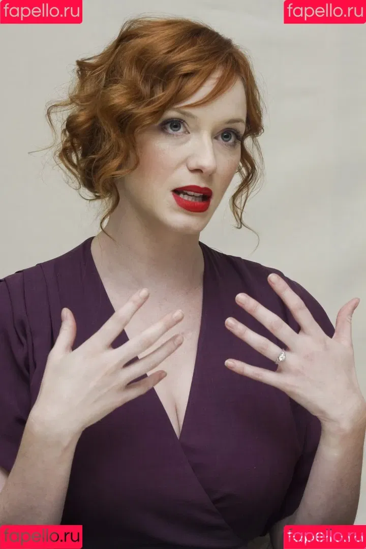 Christina Hendricks / actuallychristinahendricks Onlyfans Photo Gallery 