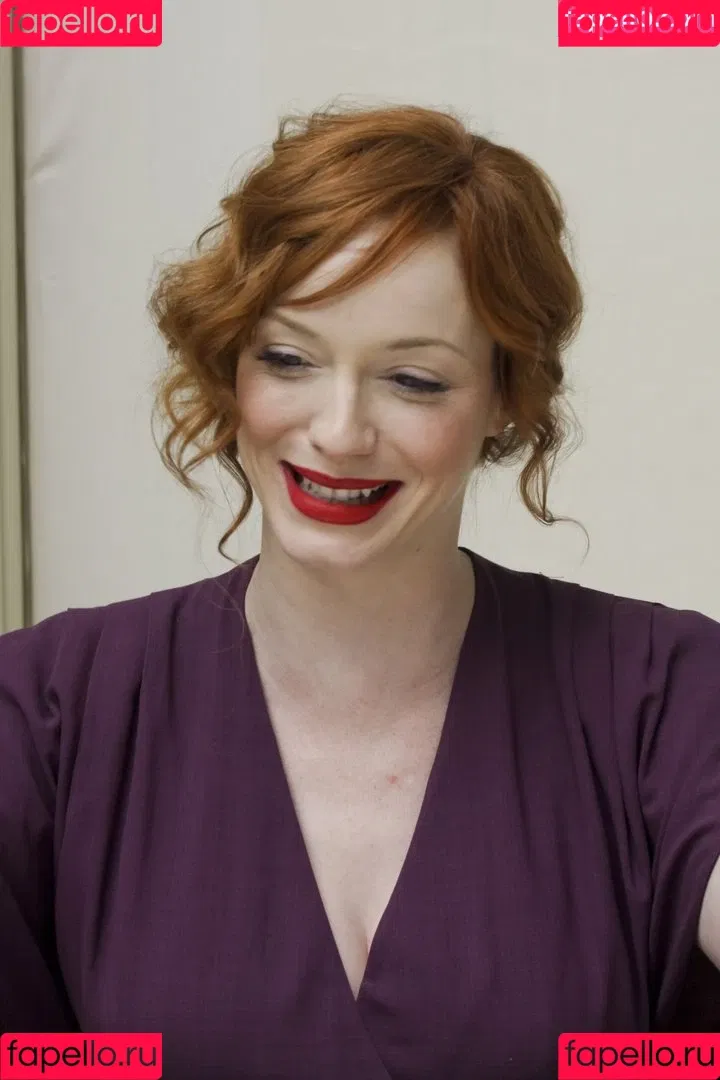 Christina Hendricks / actuallychristinahendricks Onlyfans Photo Gallery 