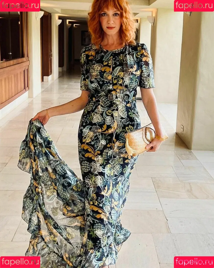 Christina Hendricks / actuallychristinahendricks Onlyfans Photo Gallery 