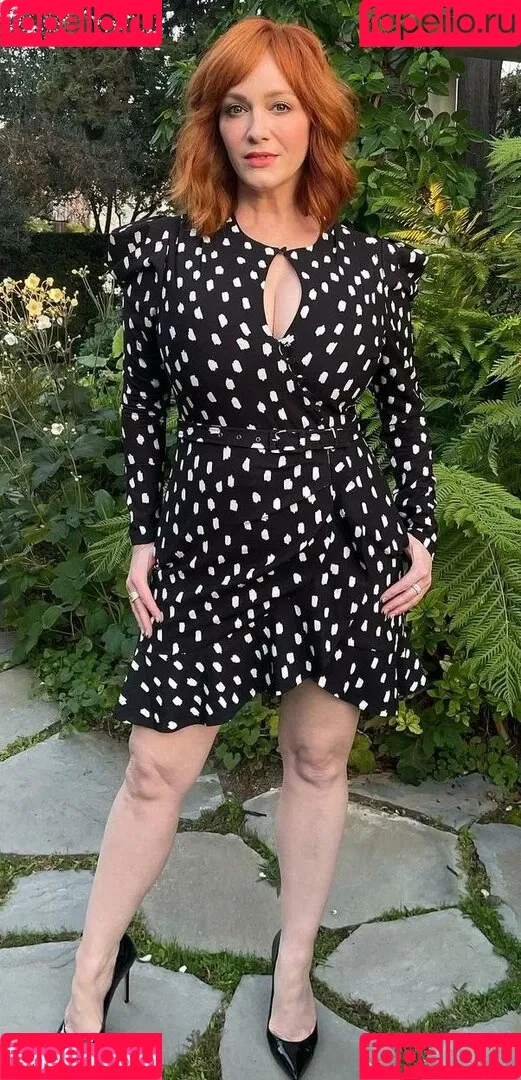 Christina Hendricks / actuallychristinahendricks Onlyfans Photo Gallery 