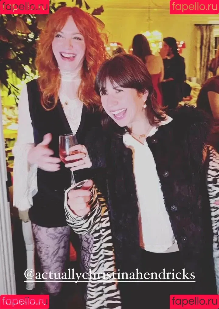 Christina Hendricks / actuallychristinahendricks Onlyfans Photo Gallery 