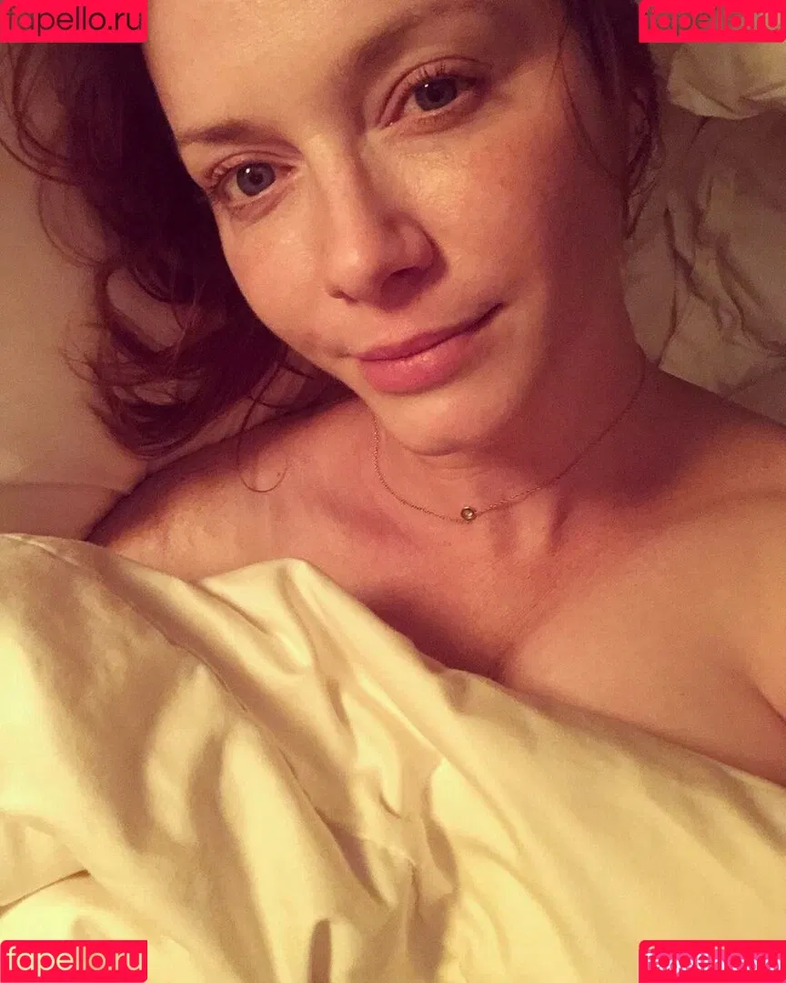 Christina Hendricks / actuallychristinahendricks Onlyfans Photo Gallery 