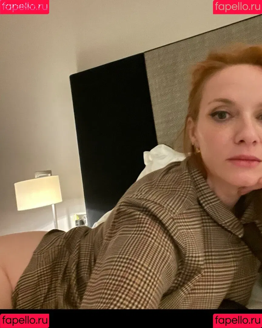 Christina Hendricks / actuallychristinahendricks Onlyfans Photo Gallery 