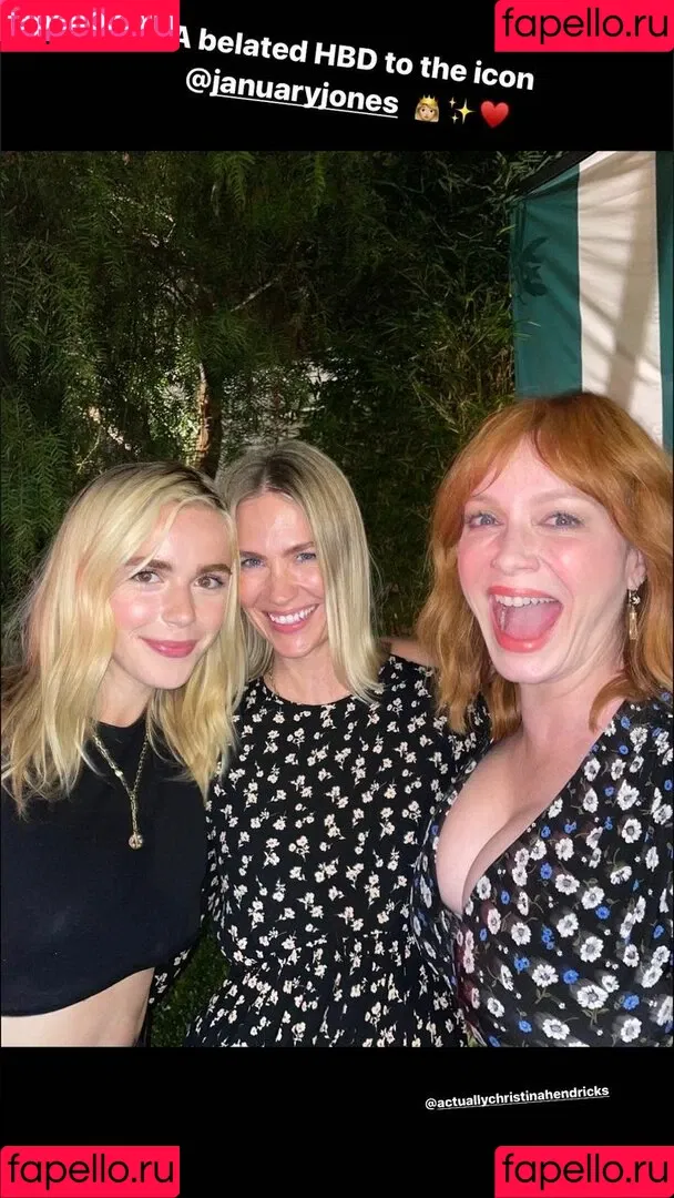 Christina Hendricks / actuallychristinahendricks Onlyfans Photo Gallery 