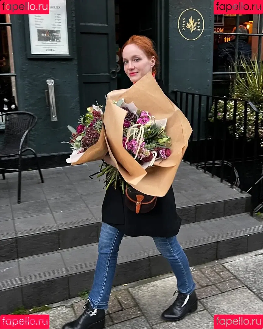 Christina Hendricks / actuallychristinahendricks Onlyfans Photo Gallery 