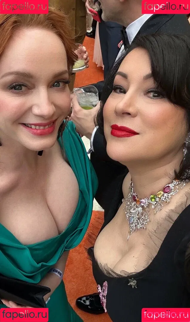 Christina Hendricks / actuallychristinahendricks Onlyfans Photo Gallery 