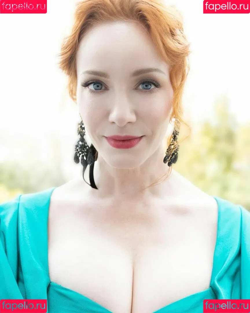 Christina Hendricks / actuallychristinahendricks Onlyfans Photo Gallery 