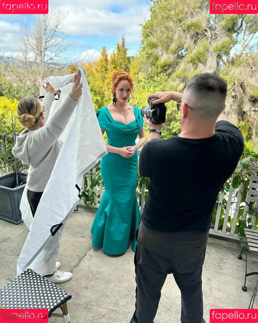 Christina Hendricks / actuallychristinahendricks Onlyfans Photo Gallery 