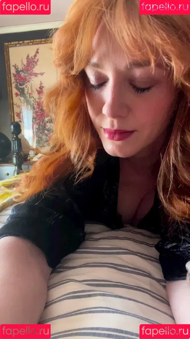 Christina Hendricks / actuallychristinahendricks Onlyfans Photo Gallery 