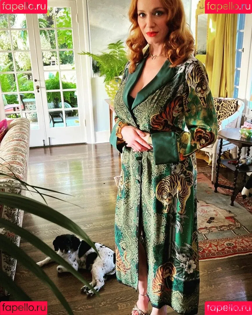 Christina Hendricks / actuallychristinahendricks Onlyfans Photo Gallery 