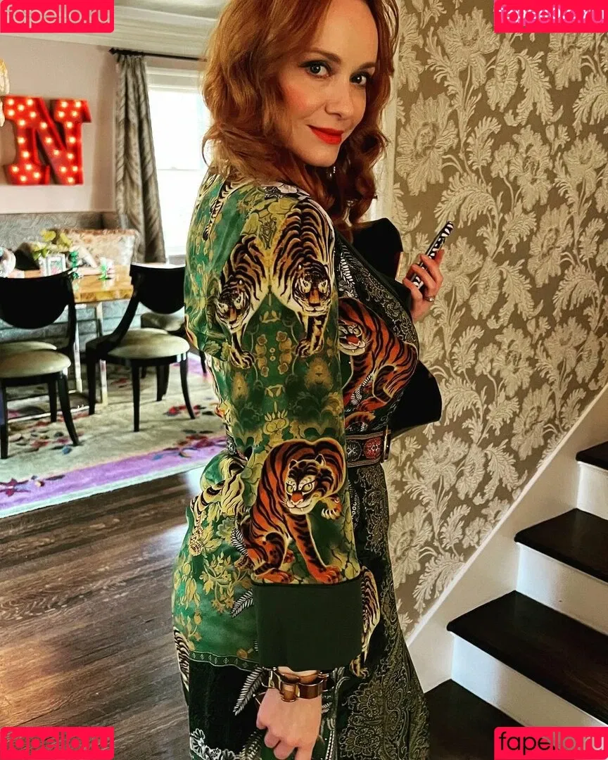 Christina Hendricks / actuallychristinahendricks Onlyfans Photo Gallery 