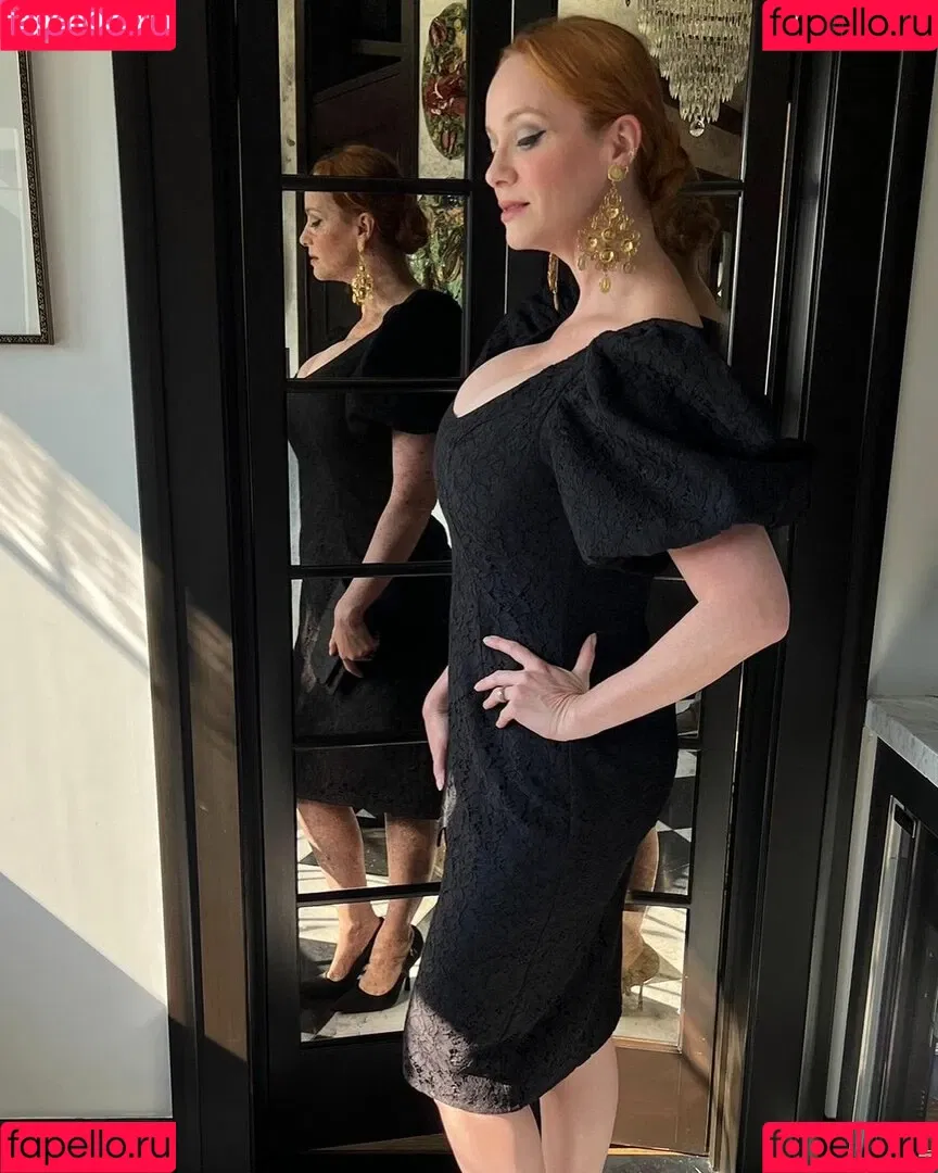 Christina Hendricks / actuallychristinahendricks Onlyfans Photo Gallery 