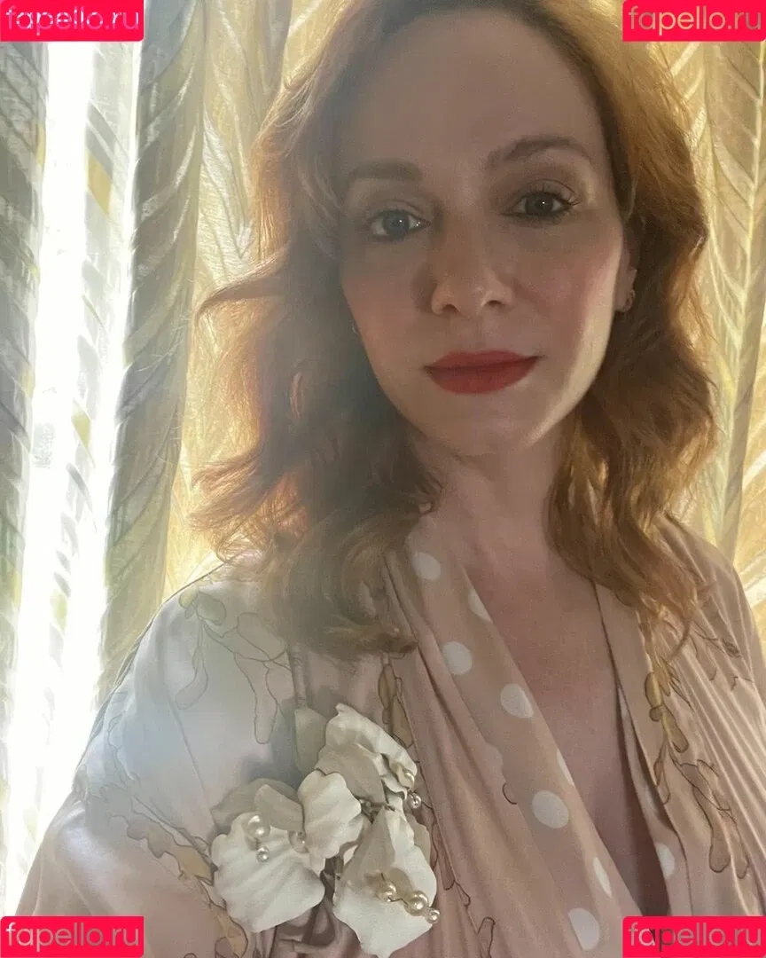Christina Hendricks / actuallychristinahendricks Onlyfans Photo Gallery 