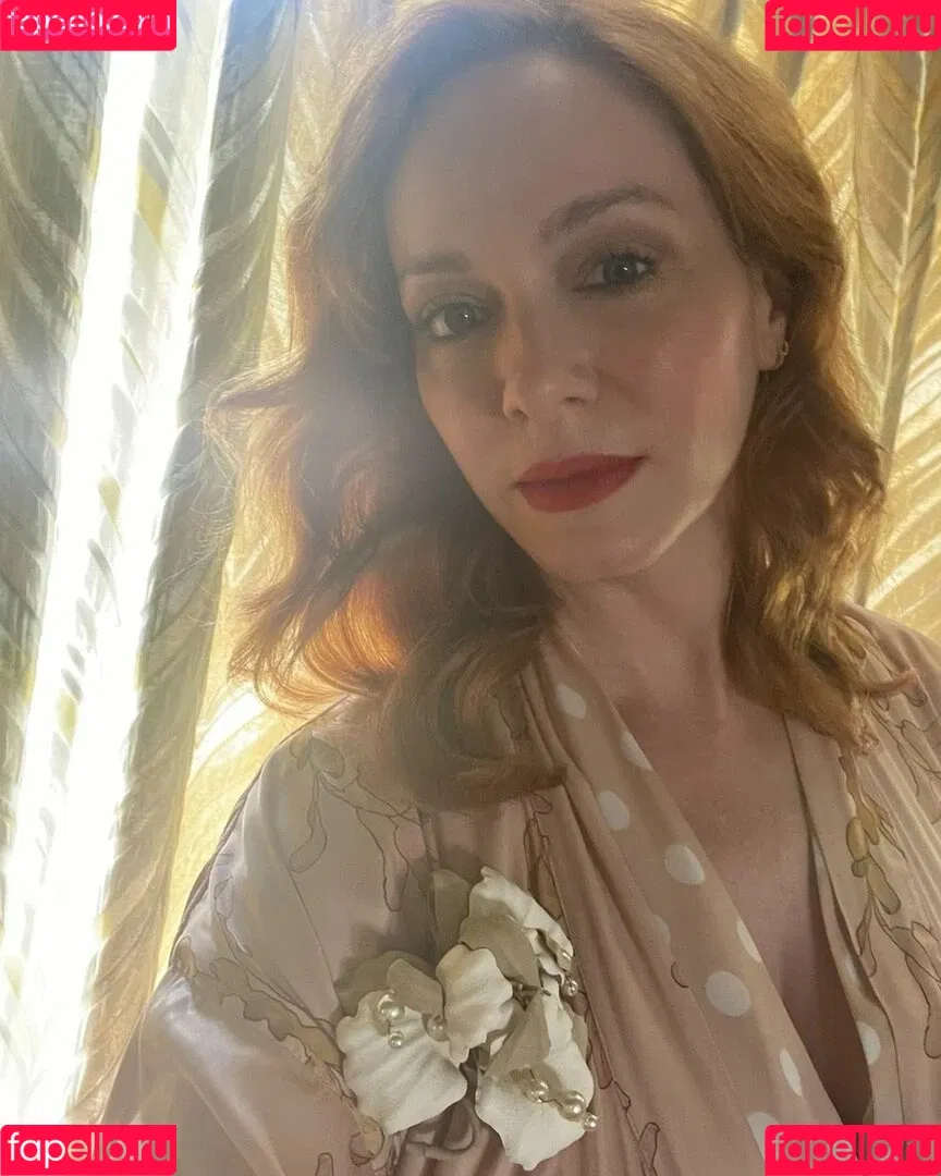 Christina Hendricks / actuallychristinahendricks Onlyfans Photo Gallery 