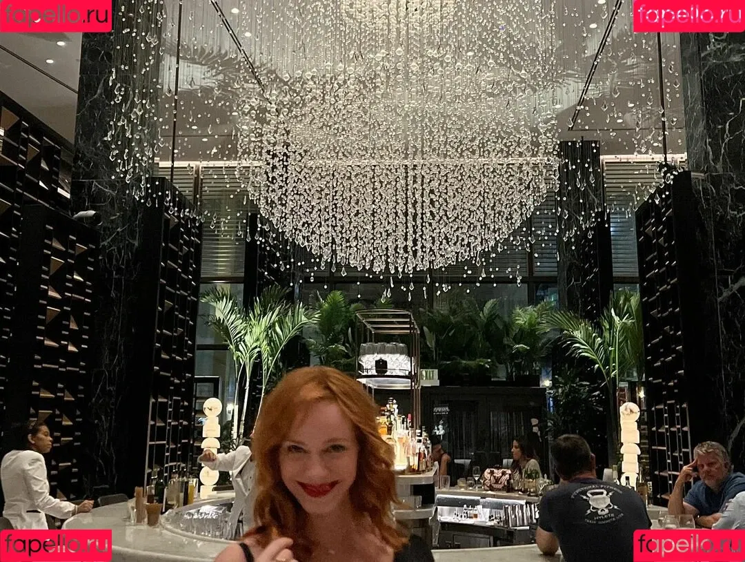 Christina Hendricks / actuallychristinahendricks Onlyfans Photo Gallery 