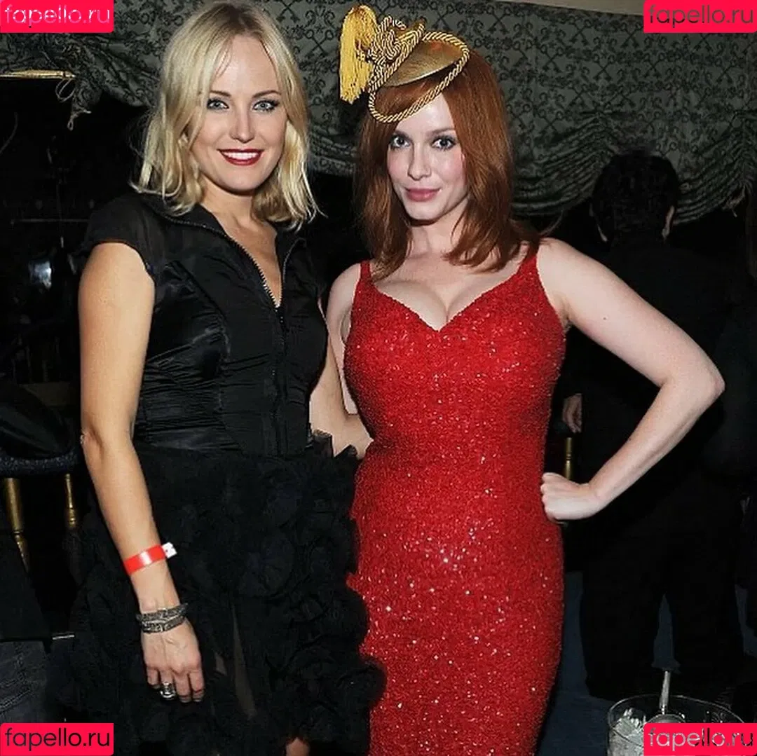 Christina Hendricks / actuallychristinahendricks Onlyfans Photo Gallery 