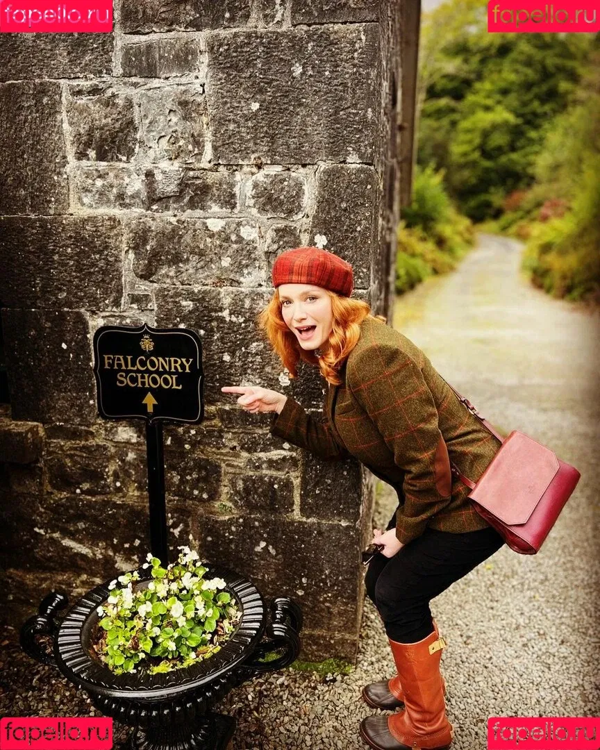 Christina Hendricks / actuallychristinahendricks Onlyfans Photo Gallery 