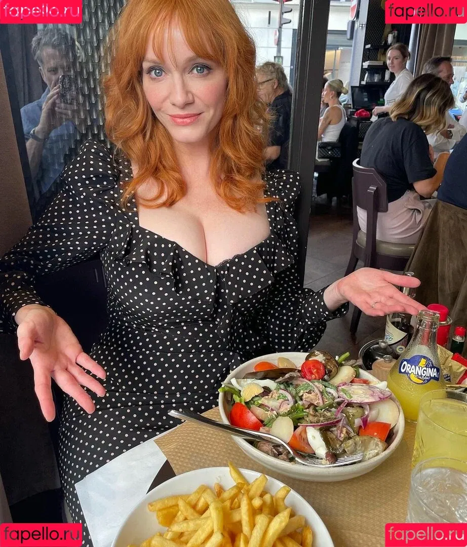 Christina Hendricks / actuallychristinahendricks Onlyfans Photo Gallery 