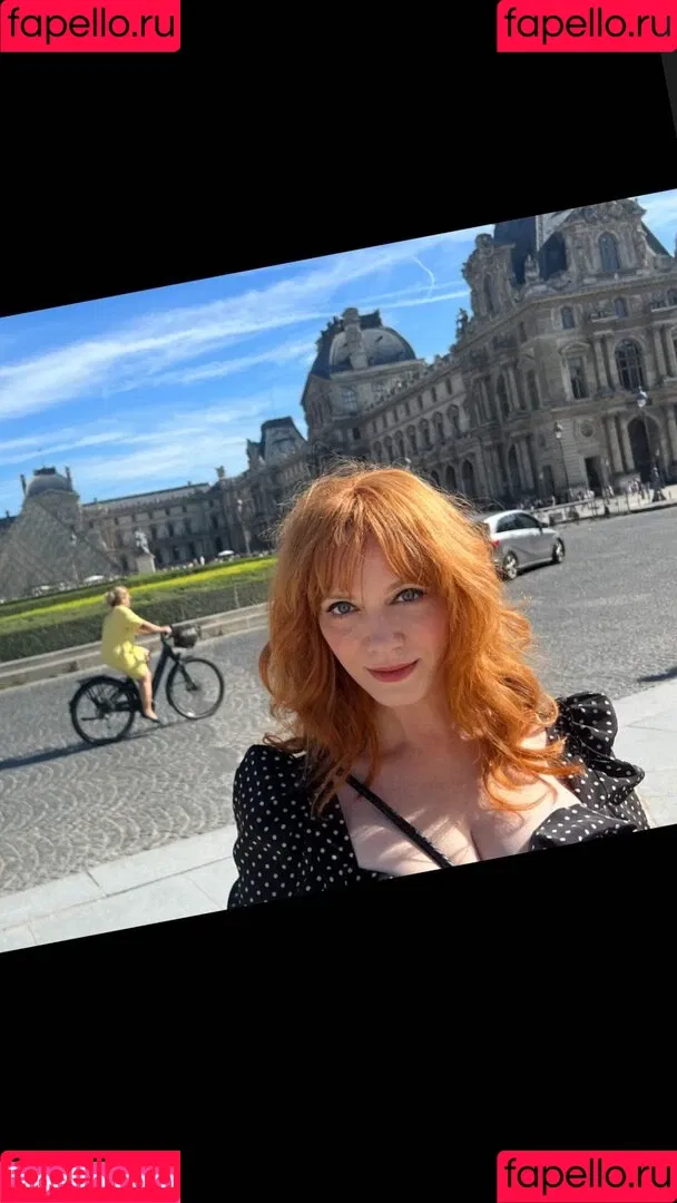 Christina Hendricks / actuallychristinahendricks Onlyfans Photo Gallery 