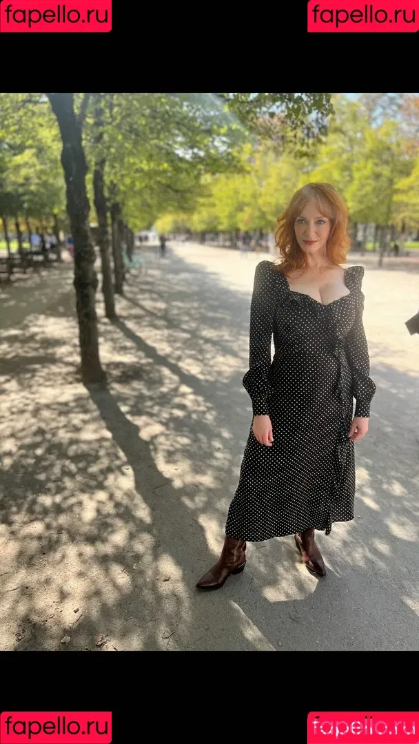 Christina Hendricks / actuallychristinahendricks Onlyfans Photo Gallery 