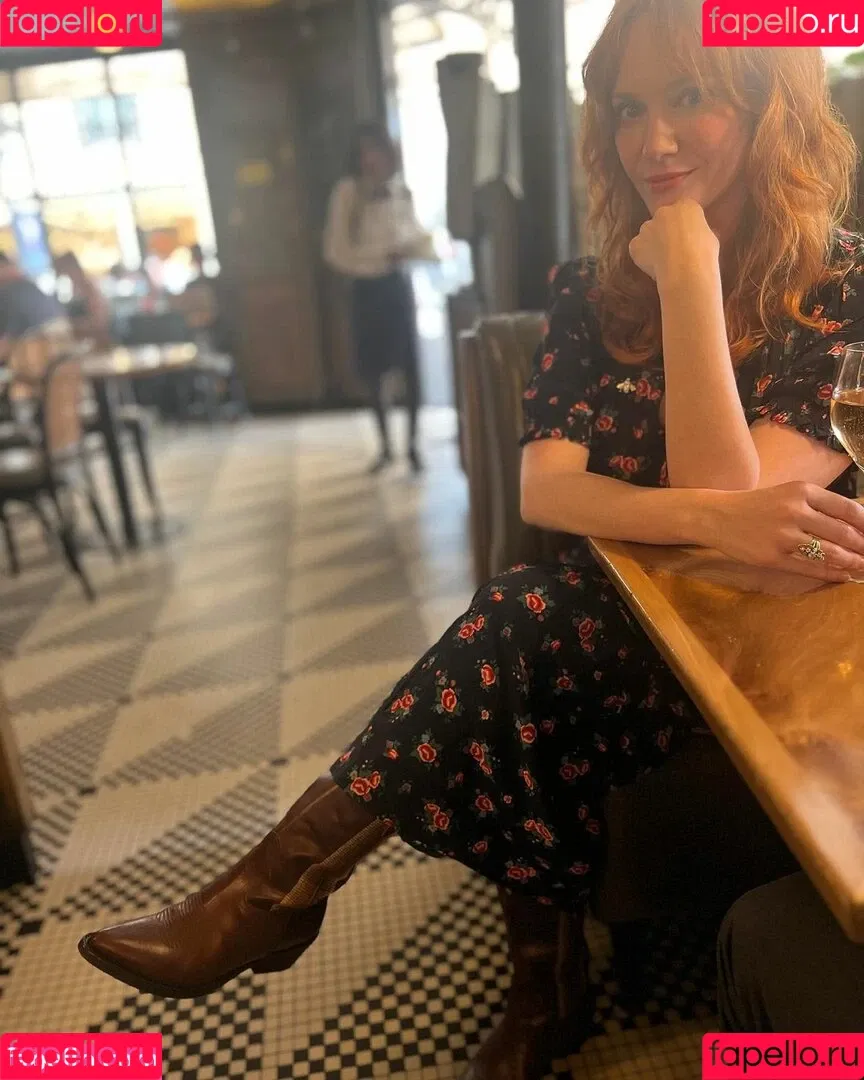 Christina Hendricks / actuallychristinahendricks Onlyfans Photo Gallery 