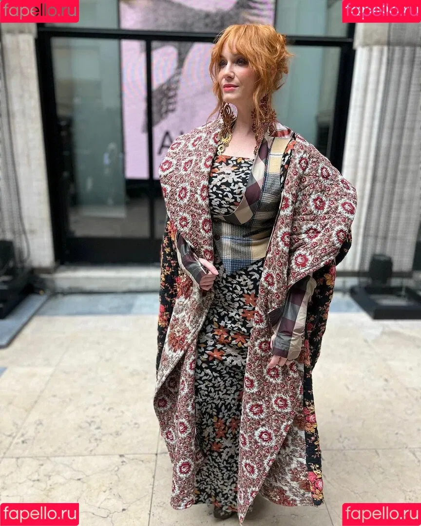 Christina Hendricks / actuallychristinahendricks Onlyfans Photo Gallery 