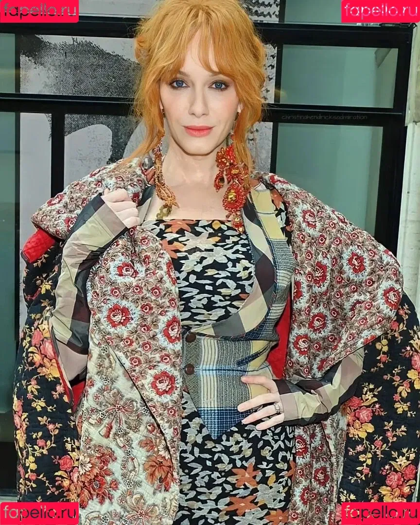 Christina Hendricks / actuallychristinahendricks Onlyfans Photo Gallery 