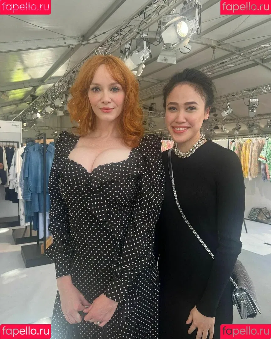 Christina Hendricks / actuallychristinahendricks Onlyfans Photo Gallery 