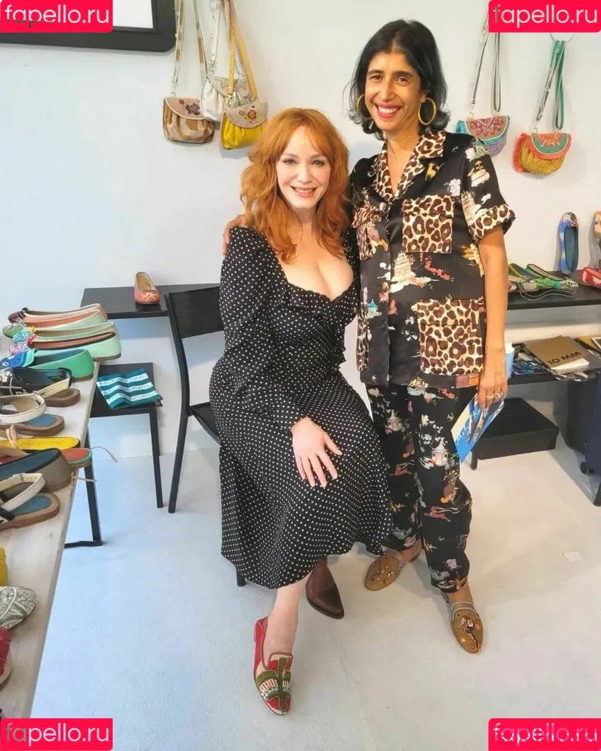Christina Hendricks / actuallychristinahendricks Onlyfans Photo Gallery 