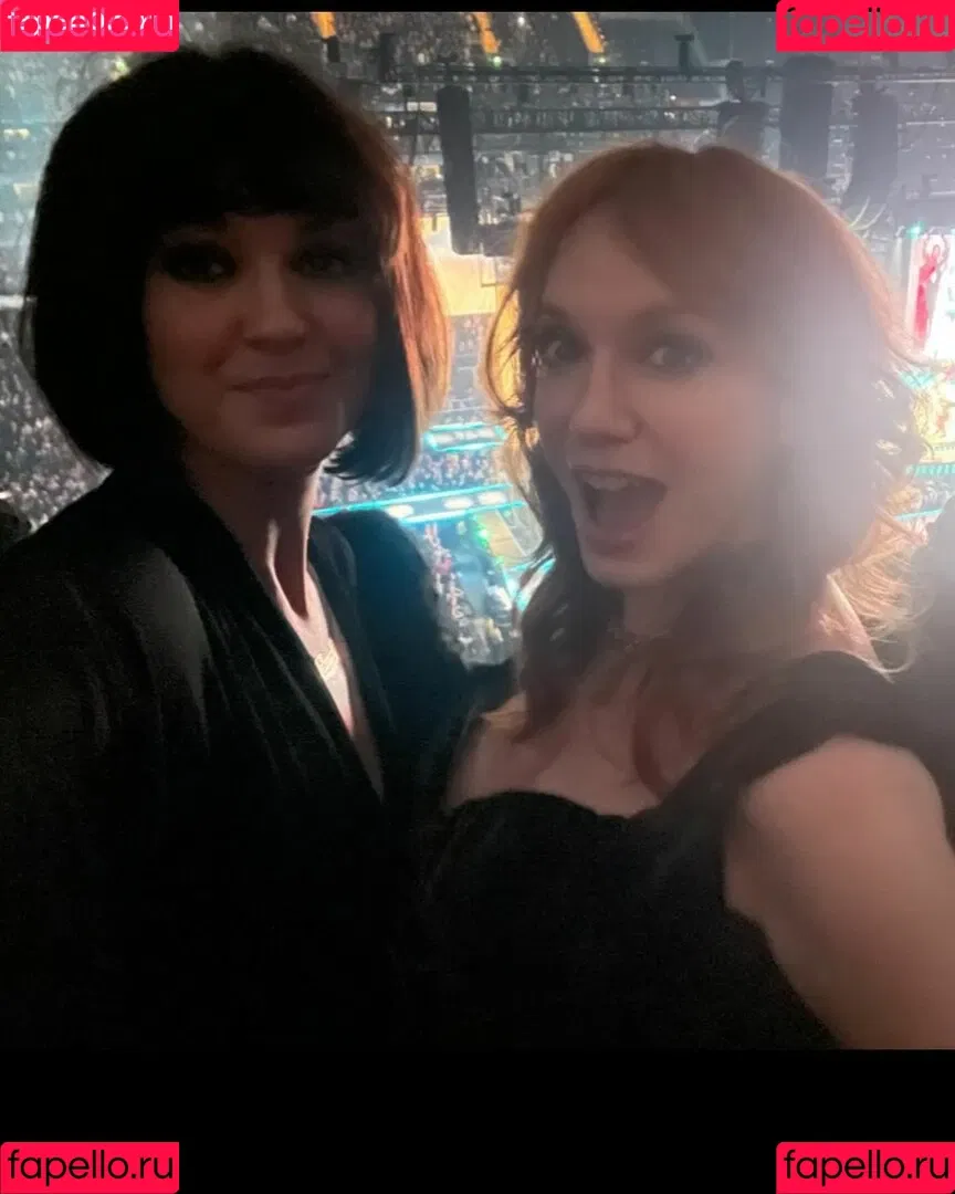 Christina Hendricks / actuallychristinahendricks Onlyfans Photo Gallery 