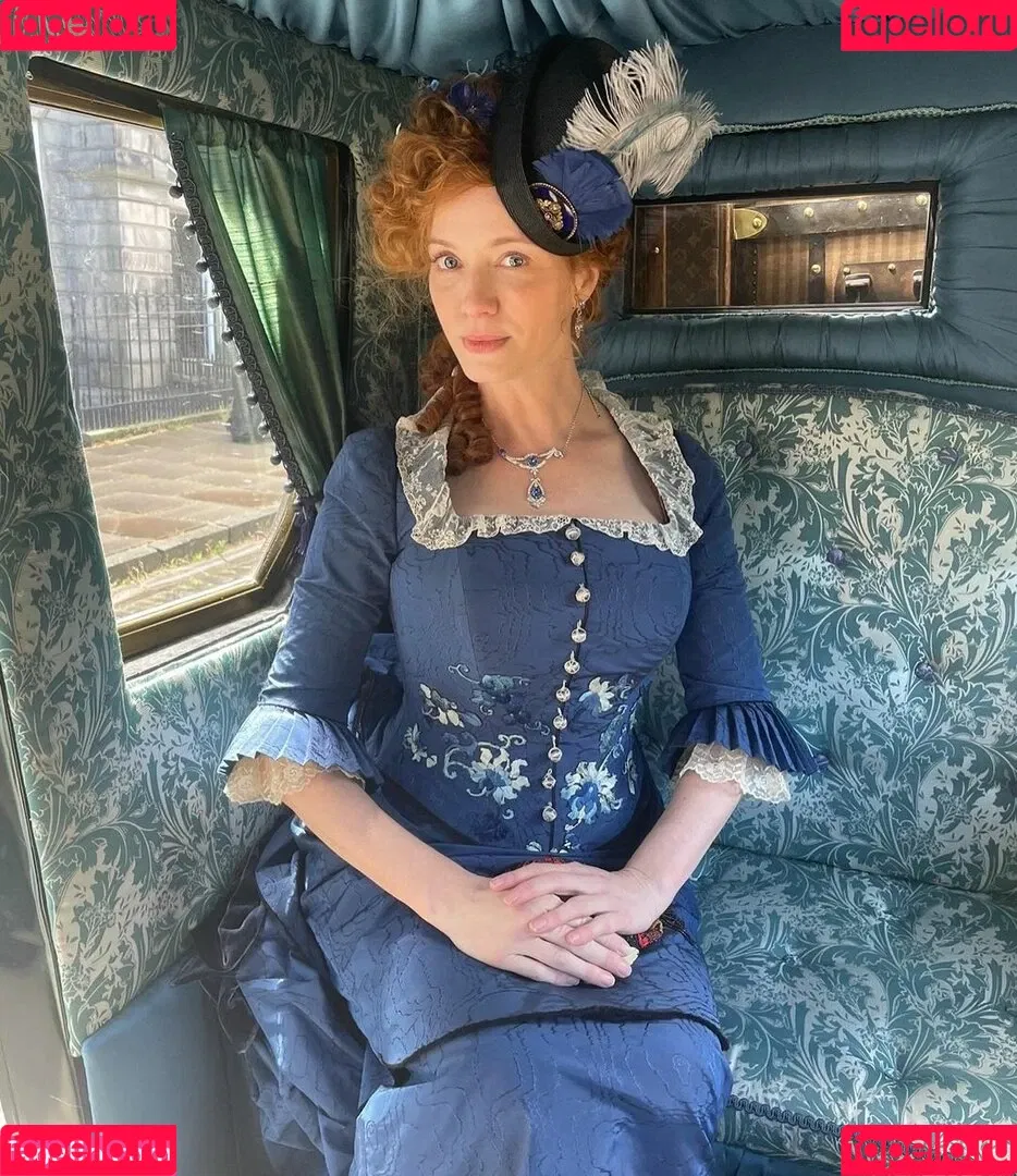 Christina Hendricks / actuallychristinahendricks Onlyfans Photo Gallery 