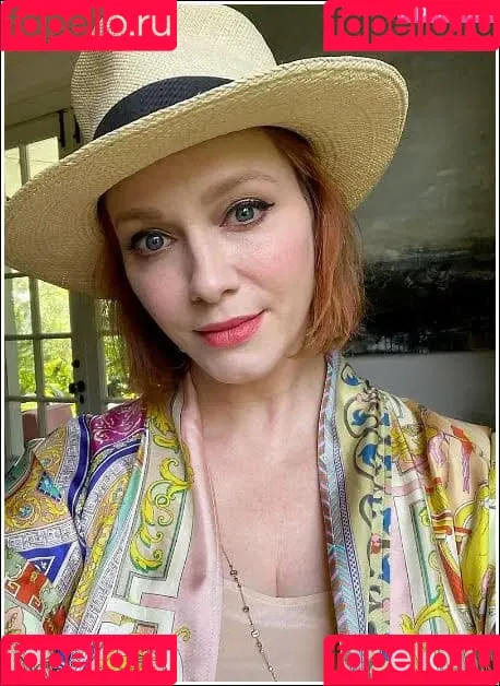 Christina Hendricks / actuallychristinahendricks Onlyfans Photo Gallery 