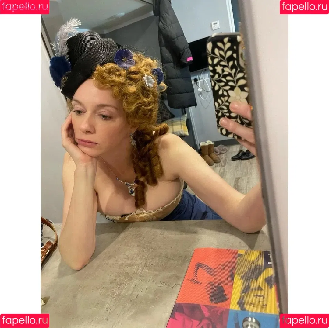 Christina Hendricks / actuallychristinahendricks Onlyfans Photo Gallery 