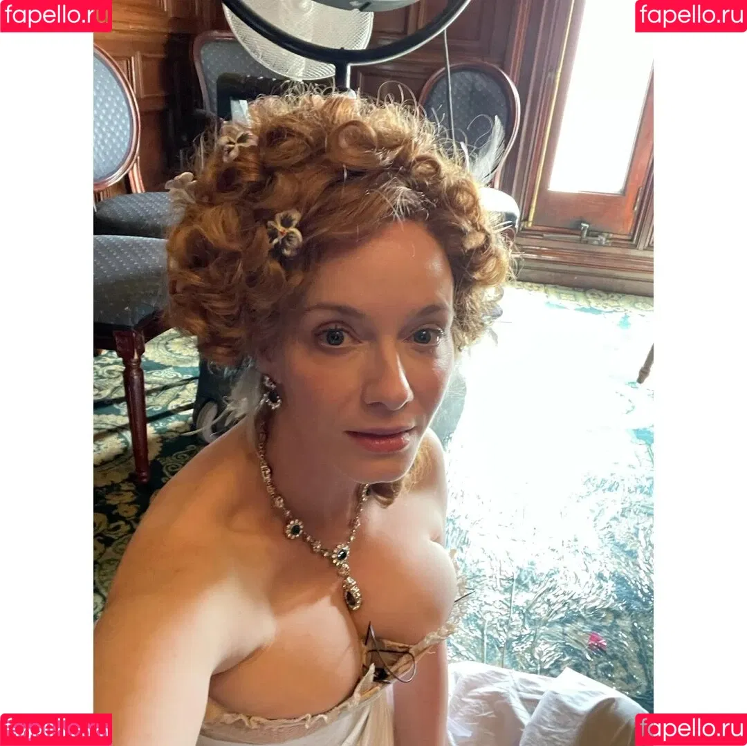 Christina Hendricks / actuallychristinahendricks Onlyfans Photo Gallery 