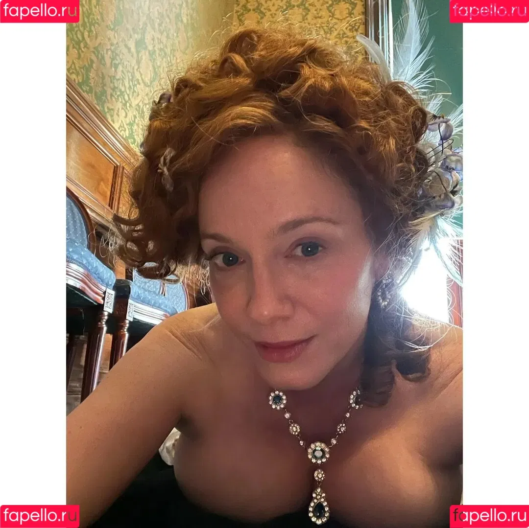 Christina Hendricks / actuallychristinahendricks Onlyfans Photo Gallery 