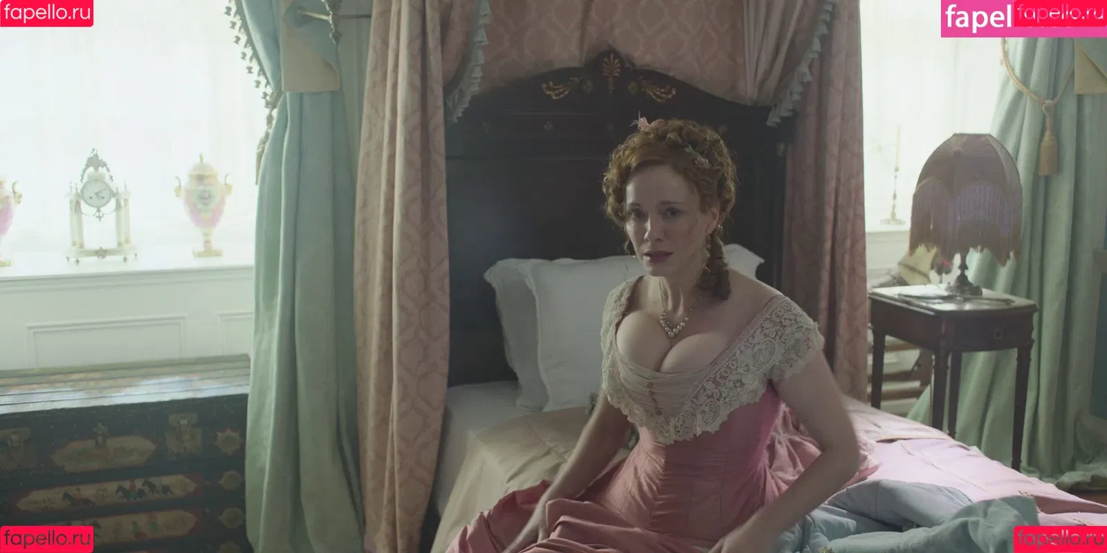 Christina Hendricks / actuallychristinahendricks Onlyfans Photo Gallery 