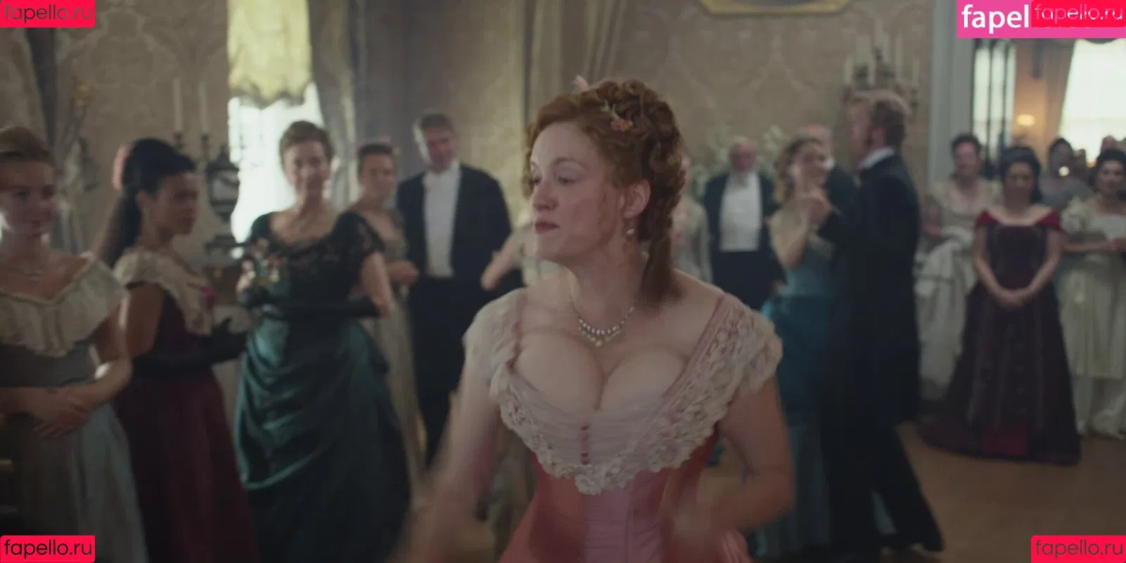 Christina Hendricks / actuallychristinahendricks Onlyfans Photo Gallery 